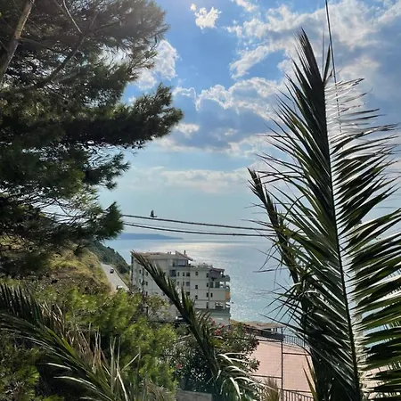 Holiday home Casa Vacanze Piedigrotta *